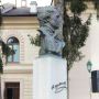 Кам’янчани поклали квіти до пам’ятника Шевченка (ФОТО+ВІДЕО)
