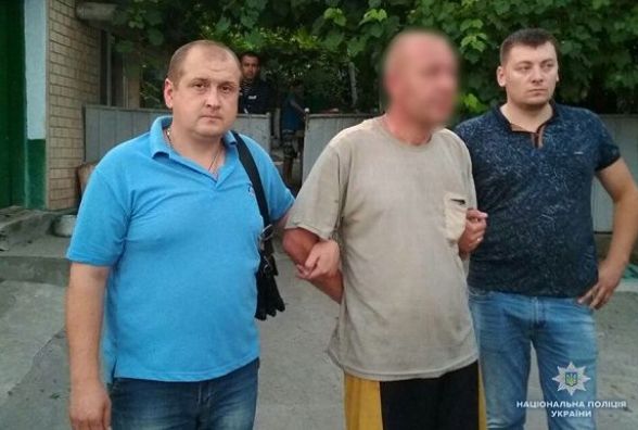 На Кам’янеччині чоловік ледь не зарізав колишню дружину