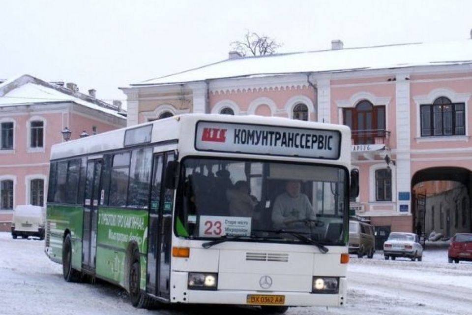 У католицьке Різдво Кам’янцем курсуватимуть комунальні автобуси