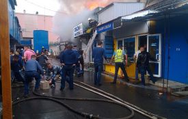 Кам’янецький рятувальник, який травмувався під час пожежі на ринку, вночі прийшов до тями
