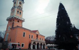 Головна ялинка Кам’янця засяє 19 грудня