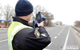 Патрульні Кам’янця вимірюватимуть швидкість лазерним пристроєм TruCAM