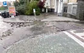 Грозовий сезон на Кам'янеччині: негода розмила бруківку (Фото і Відео)