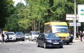 Мешканці Довжку бідкаються на роботу 42 маршрутки